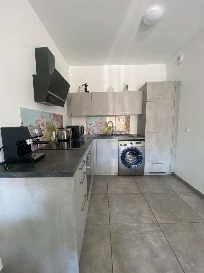 Appartement T2 De Standing Avec Parking A 250 Metres De La Plage, Route Des Sanguinaires, Ajaccio Ajaccio  Exterior photo
